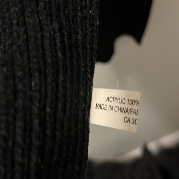 SALE!!! NWOT BLACK SOFT SCARF 🔥🔥🔥 5/25!!!! - Picture 6 of 6